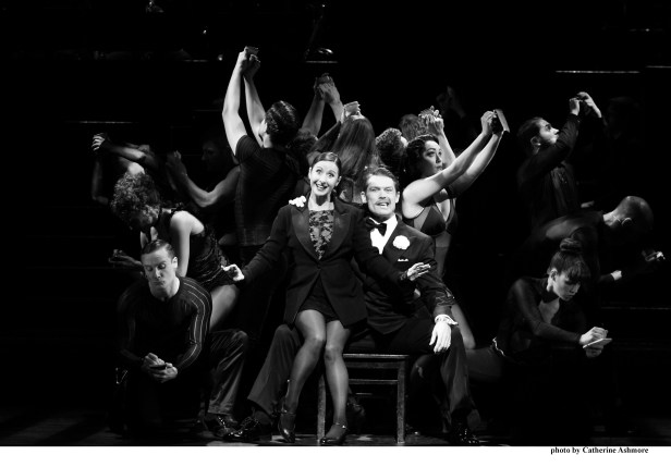 chicago-hayley-tamaddon-as-roxie-hart-and-john-partridge-as-billy-flynn-photo-by-catherine-ashmore