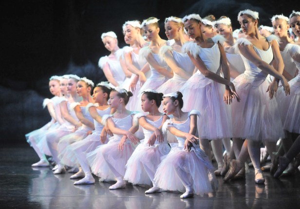 EYB_SwanLake_prod2 (1)