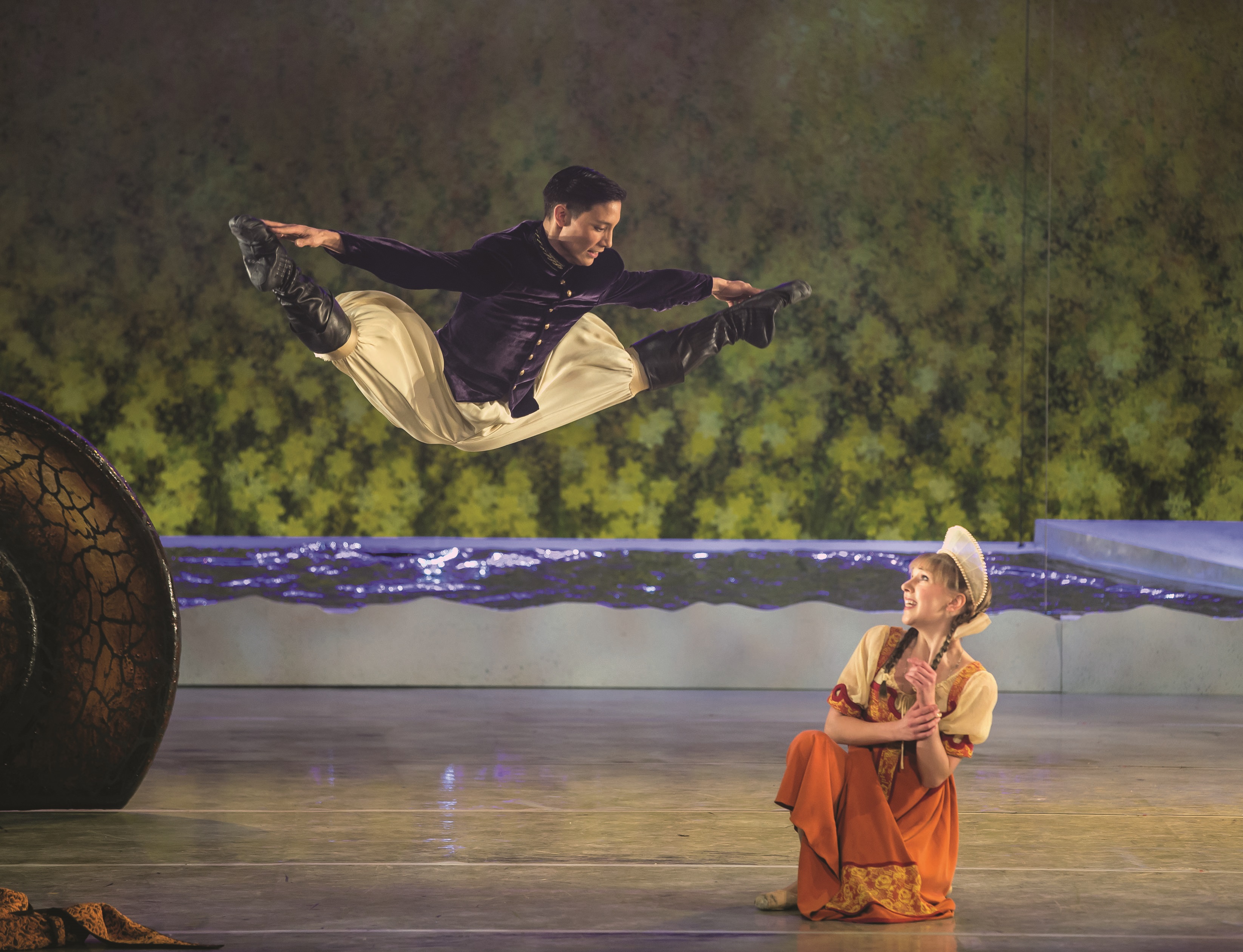 Cinderella 4 Kevin Poeung and Antoinette Brooks-Daw in David Nixon OBE's Cinderella. Photo Emma Kauldhar